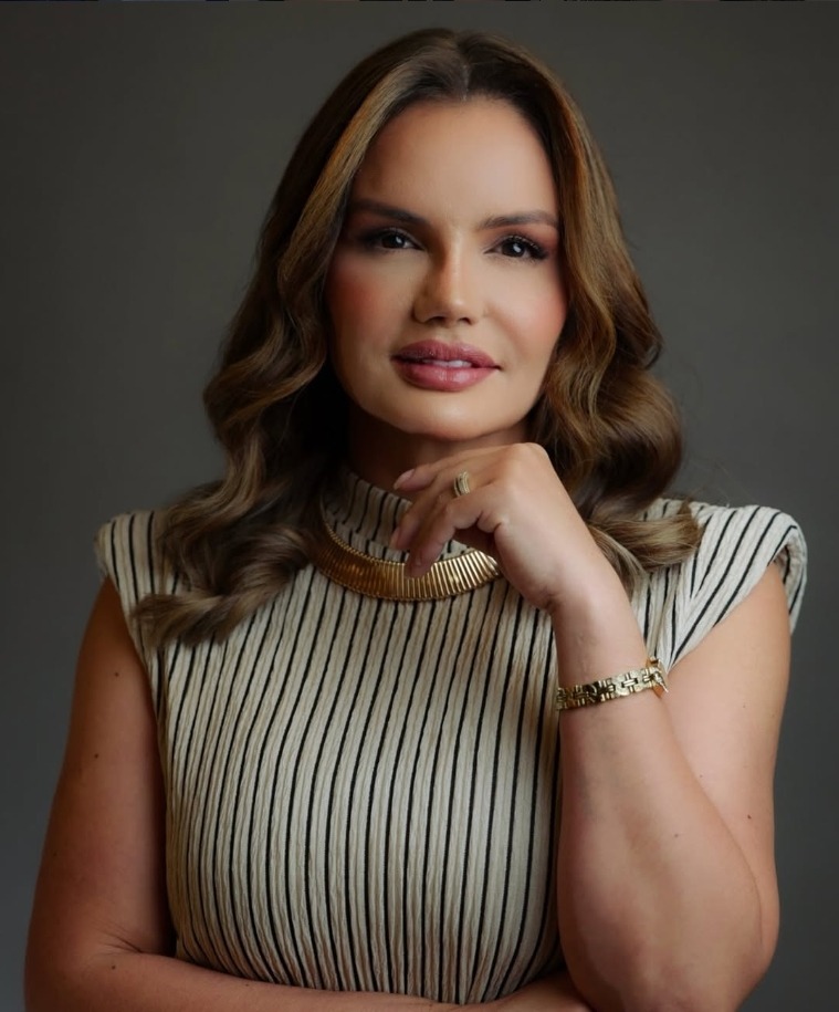 Dra. Carol Carolina Lino — Especialista em Fisioterapia Dermatofuncional e Pós-Operatório em Brasília